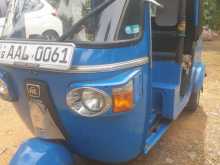 Bajaj RE 205 2013 Three Wheel