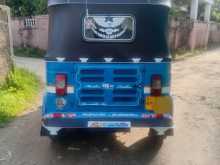https://riyasewana.com/uploads/bajaj-re205-2015-286415312963.jpg