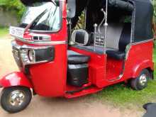 Bajaj RE 205 2016 Three Wheel