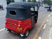 Bajaj RE 205 2018 Three Wheel