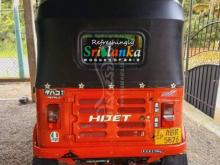https://riyasewana.com/uploads/bajaj-re205-2018-211957591203291.jpg