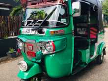 Bajaj RE 205 2018 Three Wheel