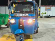 Bajaj RE 205 2010 Three Wheel