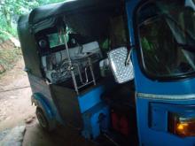 https://riyasewana.com/uploads/bajaj-re205-21650236874.jpg