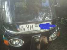 Bajaj RE 205 2011 Three Wheel