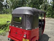 https://riyasewana.com/uploads/bajaj-re205-23121213640544.jpg