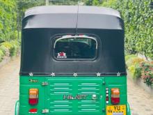 https://riyasewana.com/uploads/bajaj-re205-232042546014.jpg