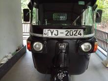 Bajaj RE 205 2010 Three Wheel