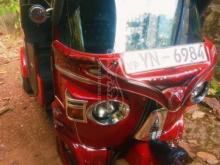 Bajaj RE 205 2011 Three Wheel