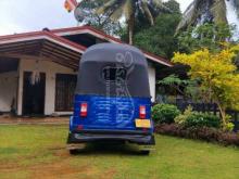 https://riyasewana.com/uploads/bajaj-re205-309035045028.jpg