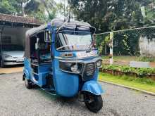 Bajaj RE 205 2018 Three Wheel