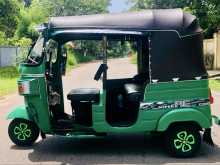 https://riyasewana.com/uploads/bajaj-re205-319285522182.jpg