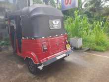 https://riyasewana.com/uploads/bajaj-re205-41245184623.jpg