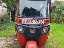 Bajaj RE 205 2018 Three Wheel
