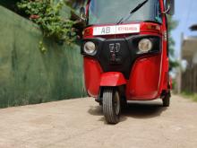 https://riyasewana.com/uploads/bajaj-re205-50381017454.jpg