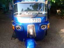 Bajaj RE 205 2012 Three Wheel