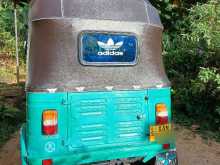 https://riyasewana.com/uploads/bajaj-re205-61707134382.jpg