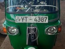 Bajaj RE 205 2011 Three Wheel