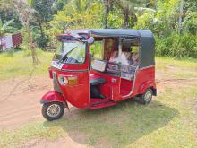 https://riyasewana.com/uploads/bajaj-re205-9839316846.jpg