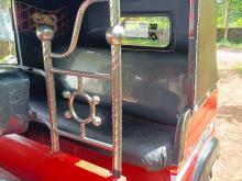 https://riyasewana.com/uploads/bajaj-re2s-171420016935.jpg