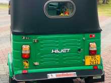 https://riyasewana.com/uploads/bajaj-re4-2010-306583712352.jpg