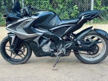 Bajaj Rs200 2018 Motorbike