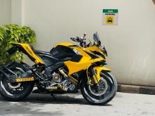 Bajaj RS200 2015 Motorbike