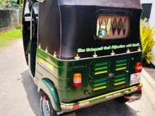 https://riyasewana.com/uploads/bajaj-three-wheel-113382122803.jpg