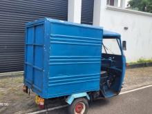 https://riyasewana.com/uploads/bajaj-three-wheel-11632316505.jpg