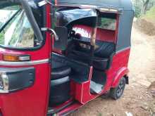https://riyasewana.com/uploads/bajaj-three-wheel-121038424372.jpg