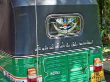 https://riyasewana.com/uploads/bajaj-three-wheel-131149554842.jpg