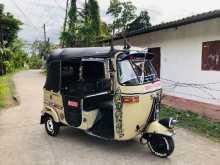 https://riyasewana.com/uploads/bajaj-three-wheel-138511522032.jpg