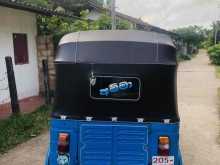 https://riyasewana.com/uploads/bajaj-three-wheel-1417435622542.jpg
