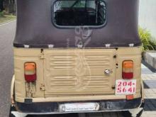 https://riyasewana.com/uploads/bajaj-three-wheel-15162556422272.jpg