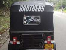 https://riyasewana.com/uploads/bajaj-three-wheel-151805524452.jpg