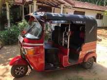 https://riyasewana.com/uploads/bajaj-three-wheel-1521360522522.jpg