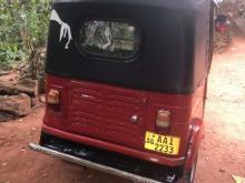 https://riyasewana.com/uploads/bajaj-three-wheel-16623496185.jpg