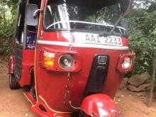 https://riyasewana.com/uploads/bajaj-three-wheel-16623496863.jpg