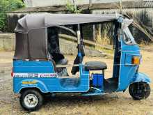 https://riyasewana.com/uploads/bajaj-three-wheel-1710461522883.jpg