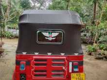 https://riyasewana.com/uploads/bajaj-three-wheel-171147194232.jpg