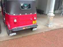 https://riyasewana.com/uploads/bajaj-three-wheel-1812524352.jpg