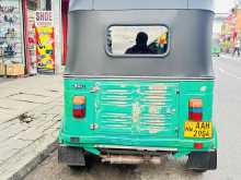 https://riyasewana.com/uploads/bajaj-three-wheel-1919331522652.jpg