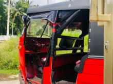 https://riyasewana.com/uploads/bajaj-three-wheel-1995-1210393412613.jpg