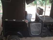 https://riyasewana.com/uploads/bajaj-three-wheel-2004-2418573612613.jpg