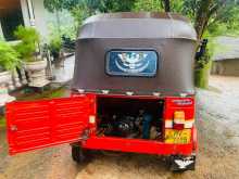https://riyasewana.com/uploads/bajaj-three-wheel-2005-46445812803.jpg
