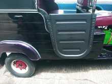 https://riyasewana.com/uploads/bajaj-three-wheel-2011-136384812774.jpg
