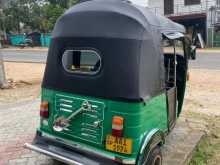 https://riyasewana.com/uploads/bajaj-three-wheel-2013-2415063912842.jpg