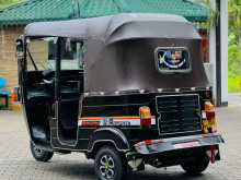 https://riyasewana.com/uploads/bajaj-three-wheel-2014-2313514012902.jpg