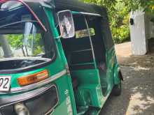 https://riyasewana.com/uploads/bajaj-three-wheel-2015-1522345212832.jpg