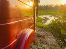 https://riyasewana.com/uploads/bajaj-three-wheel-2015-257315812262.jpg
